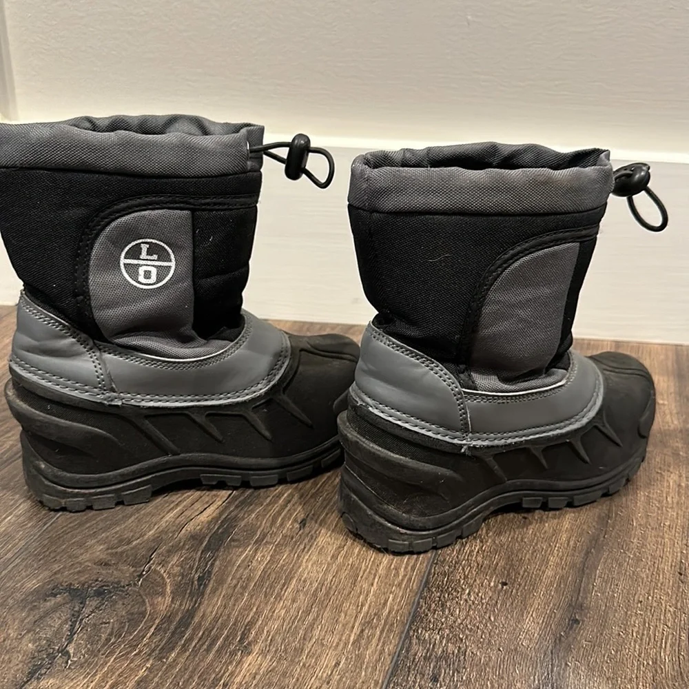 Kids Black & Gray Snow Boots with Toggle Closure